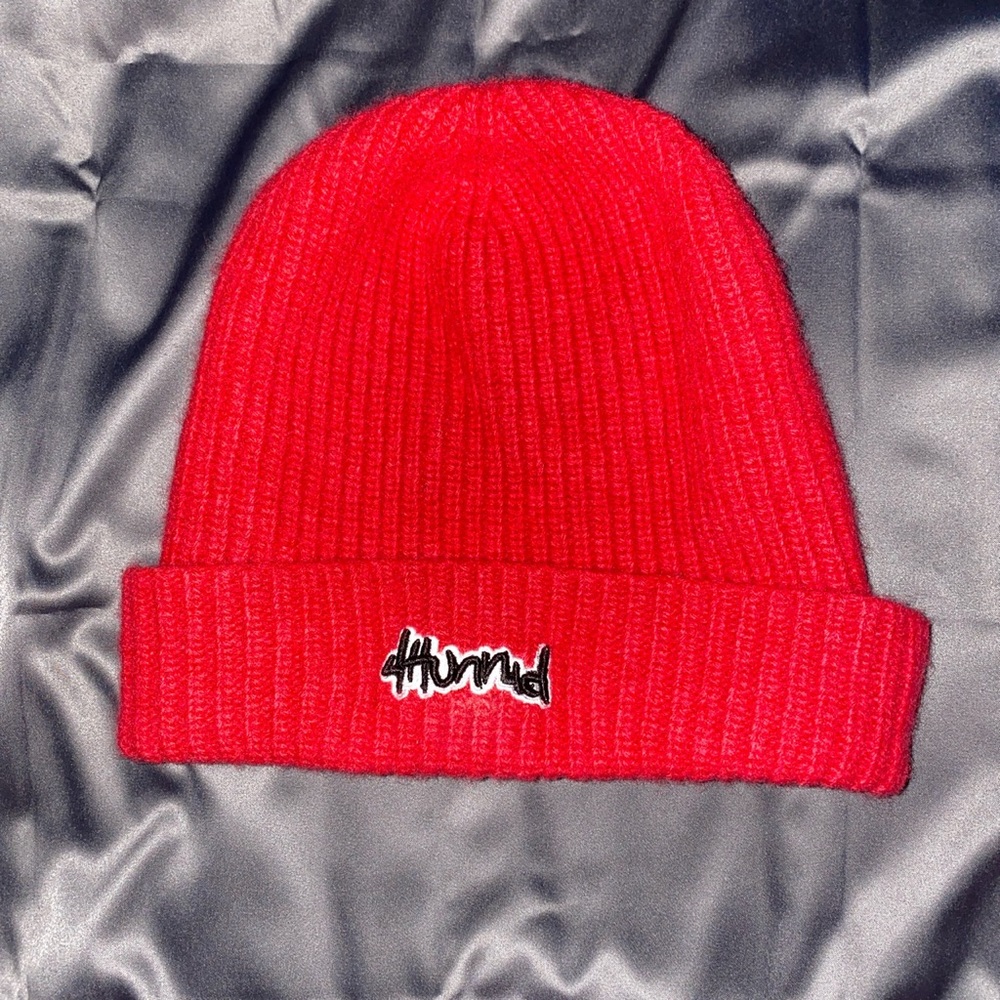 4hunnid red beanie